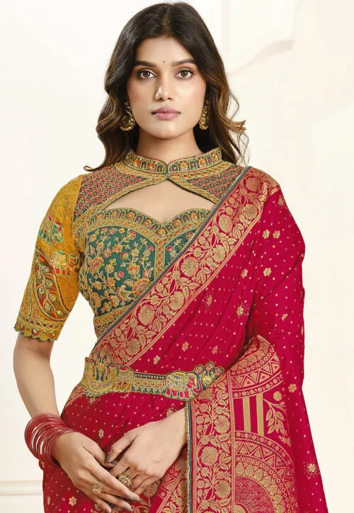 Woven Art Silk Scalloped Saree in Fuchsia - Image 2